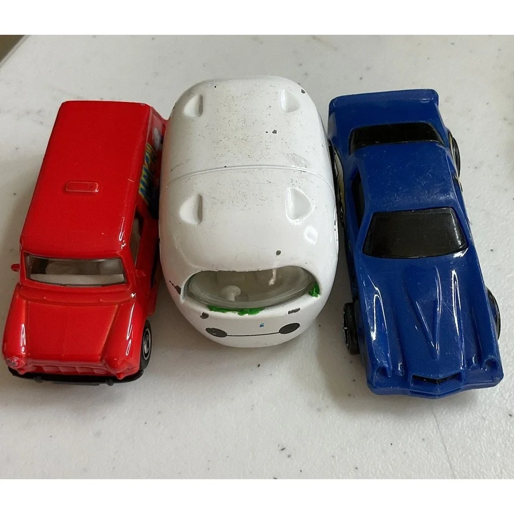 Hot Wheels Matchbox Tomica Diecast Cars Lot of 9 Ferrari Chevy Disney Bus 1/64